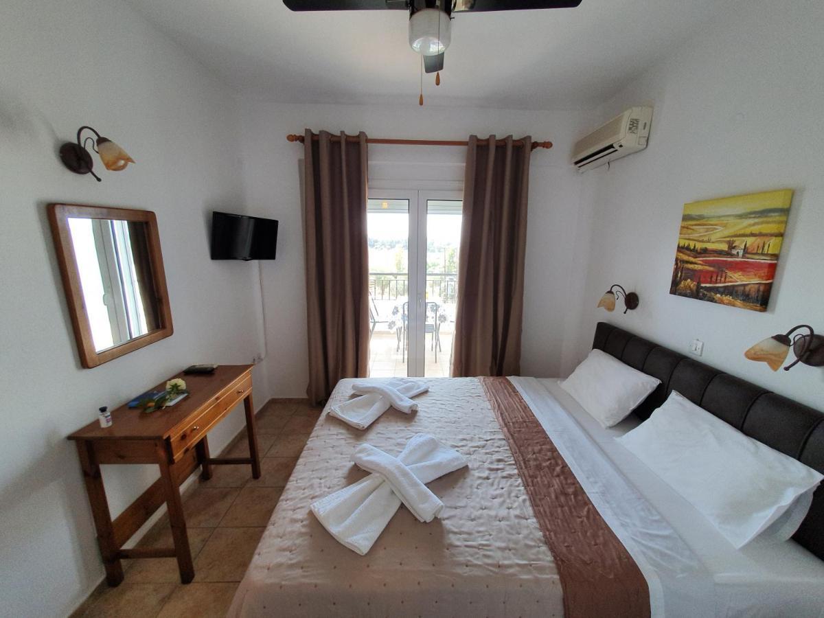 Hotel Pefko Neos Marmaras Extérieur photo